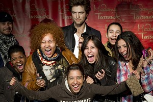 05_robert_pattinsoncrowd 05_robert_pattinsoncrowd